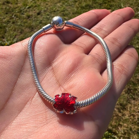 Maple /Canada /Autumn /Charm /Fits on Pandora bracelet or necklace silver 925 - Picture 4 of 8